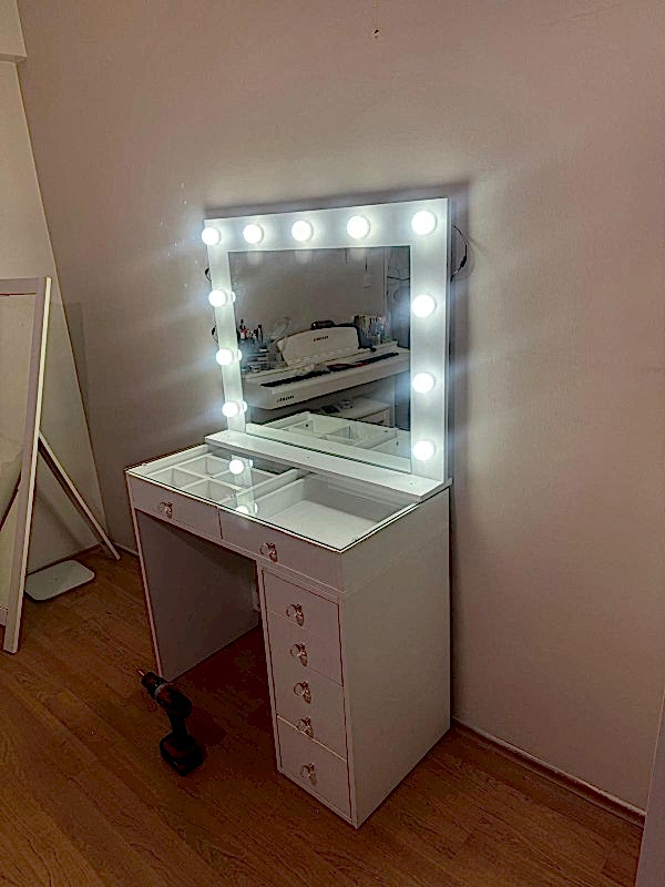 Makyaj Dolabı Kurulumu